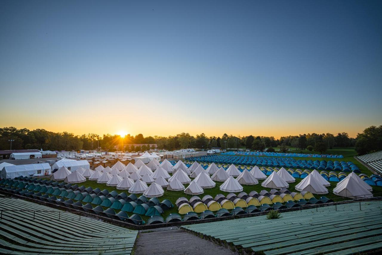 Wies'N Camp Munich Exterior photo